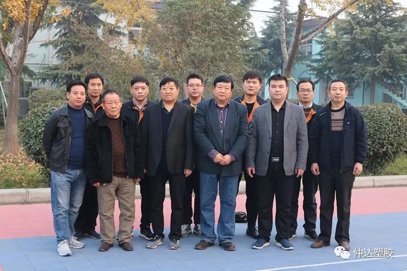 熱烈歡迎河南省塑料協(xié)會段同生會長一行蒞臨仲達塑膠考察指導(dǎo)工作！