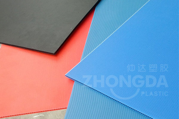 防靜電中空板的特點(diǎn)及優(yōu)勢(shì)是什么？